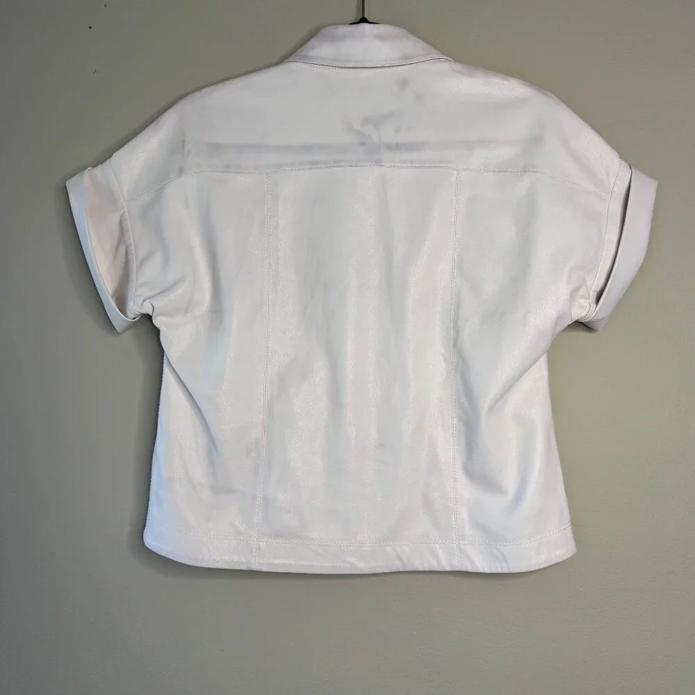 ALICE + OLIVIA Edyth Vegan Leather Top Womens XS Oversized Crop Button Shirt - Picture 2 of 8